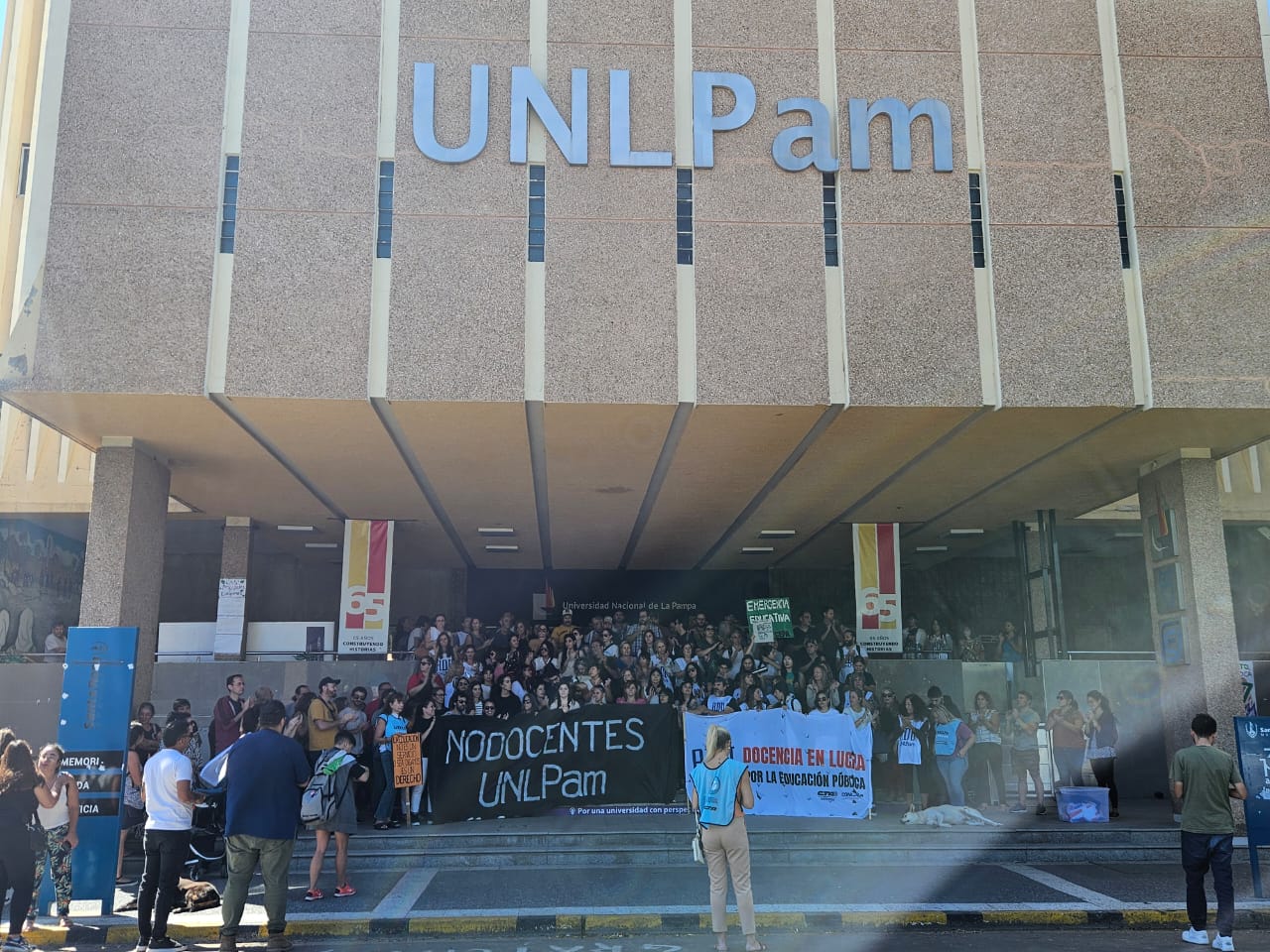 Arrancó el paro en las universidades
