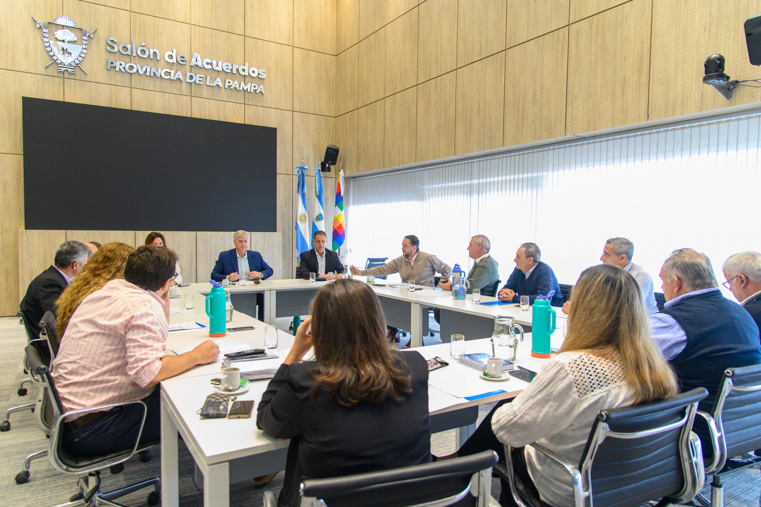 Ziliotto presentó a intendentes el anteproyecto de ley para crear consorcios camineros