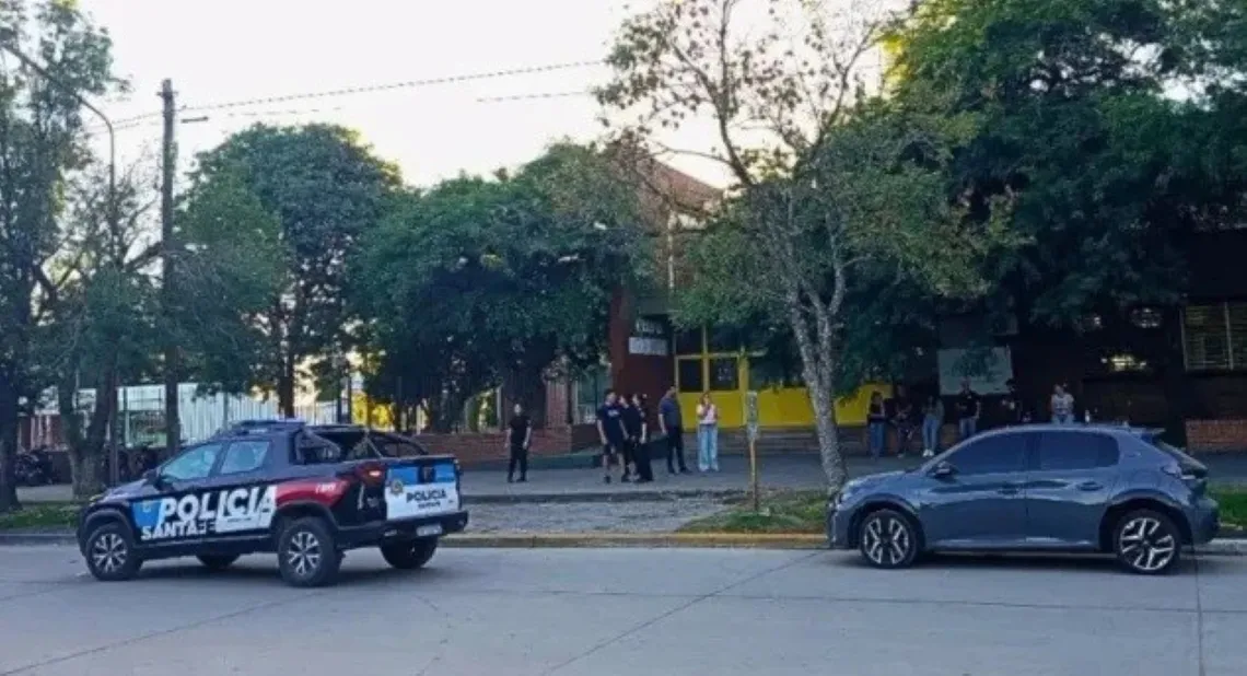 Horror en Santa Fe: un alumno fue armado al colegio y mató a un compañero