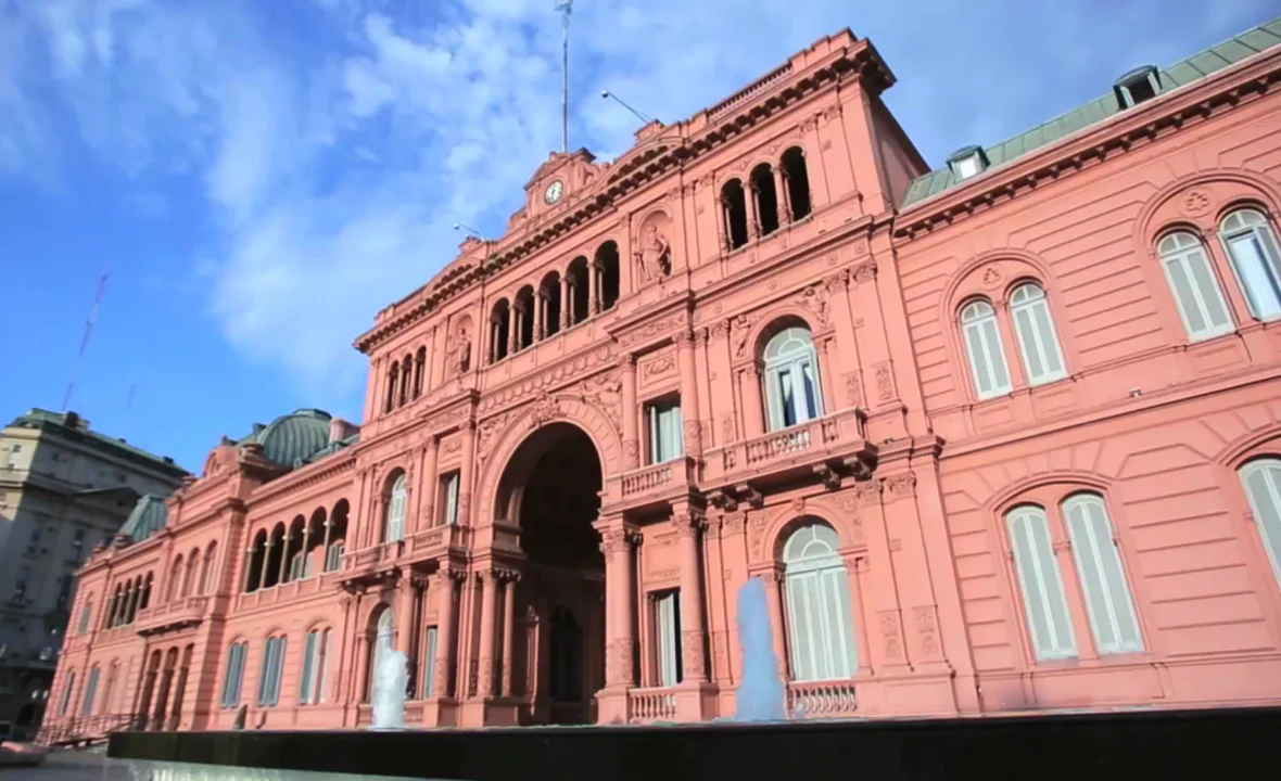 Suspendieron la entrada a la Rosada a periodistas de medios mencionados en la campaña rusa