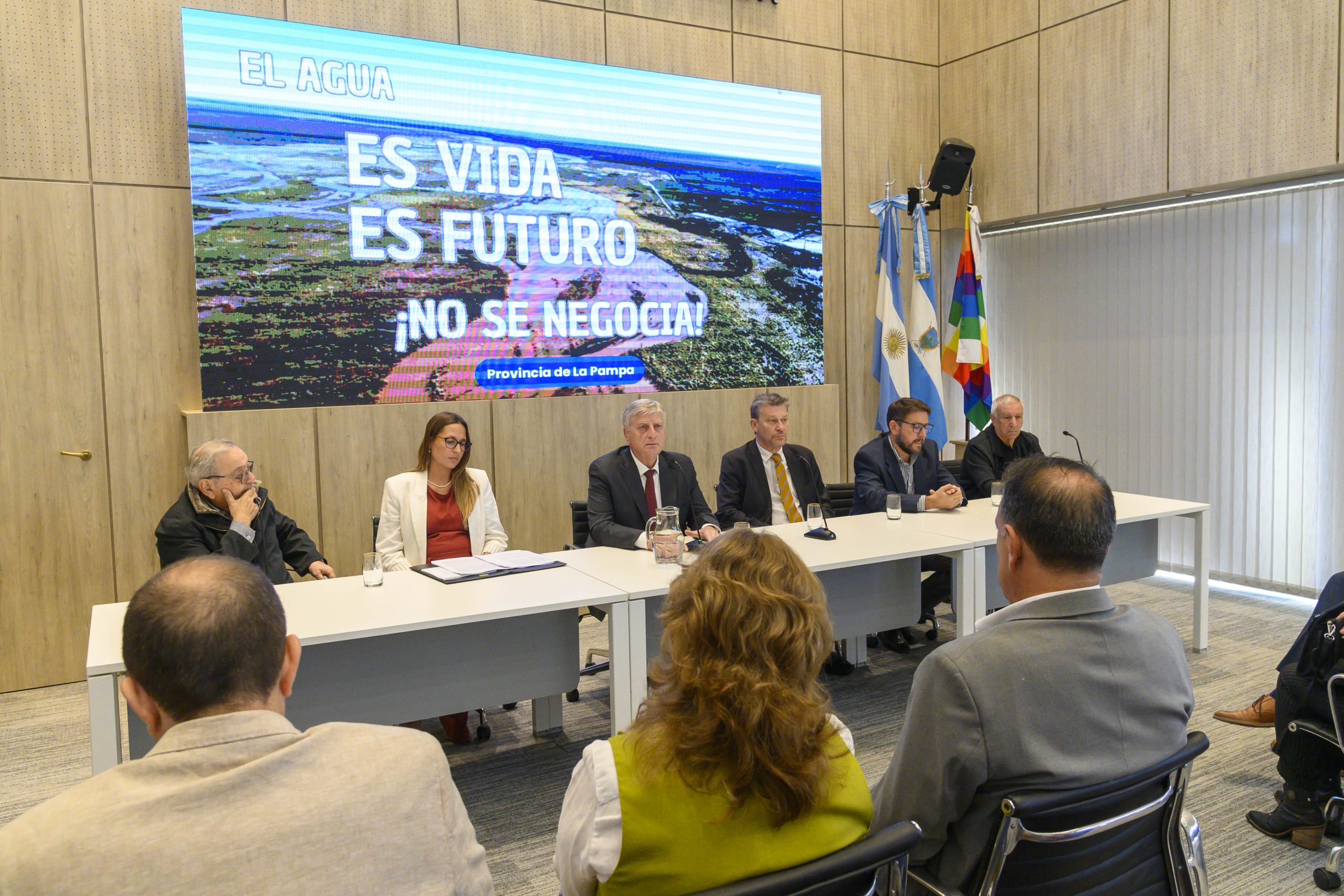 La Pampa presentó un amparo ambiental colectivo contra la modificación de la Ley de Glaciares