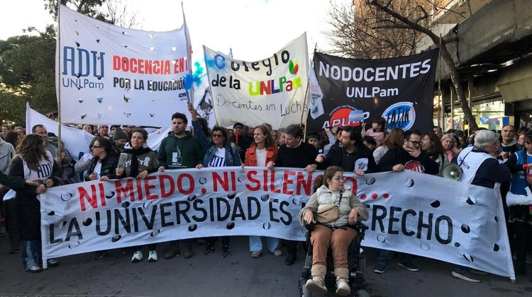 Defensa de la Universidad Pública: el reclamo se hizo sentir en Santa Rosa