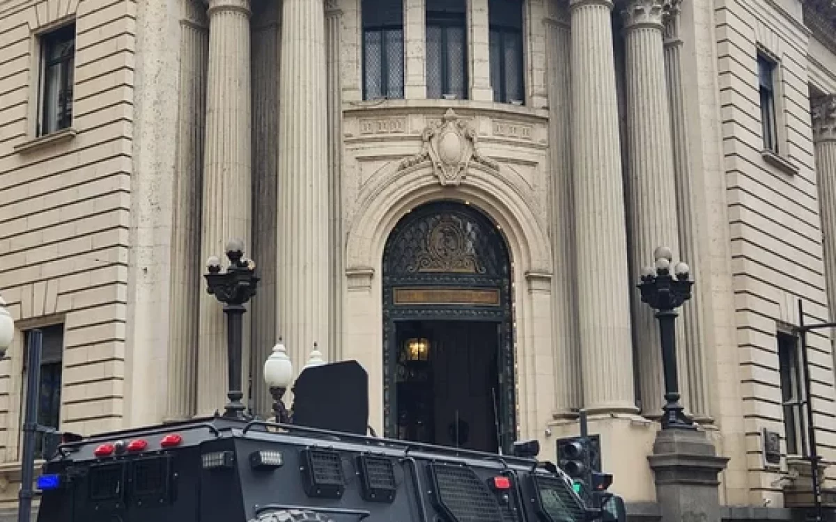 Amenaza de bomba en la Bolsa de Comercio de Rosario antes de la llegada de Milei