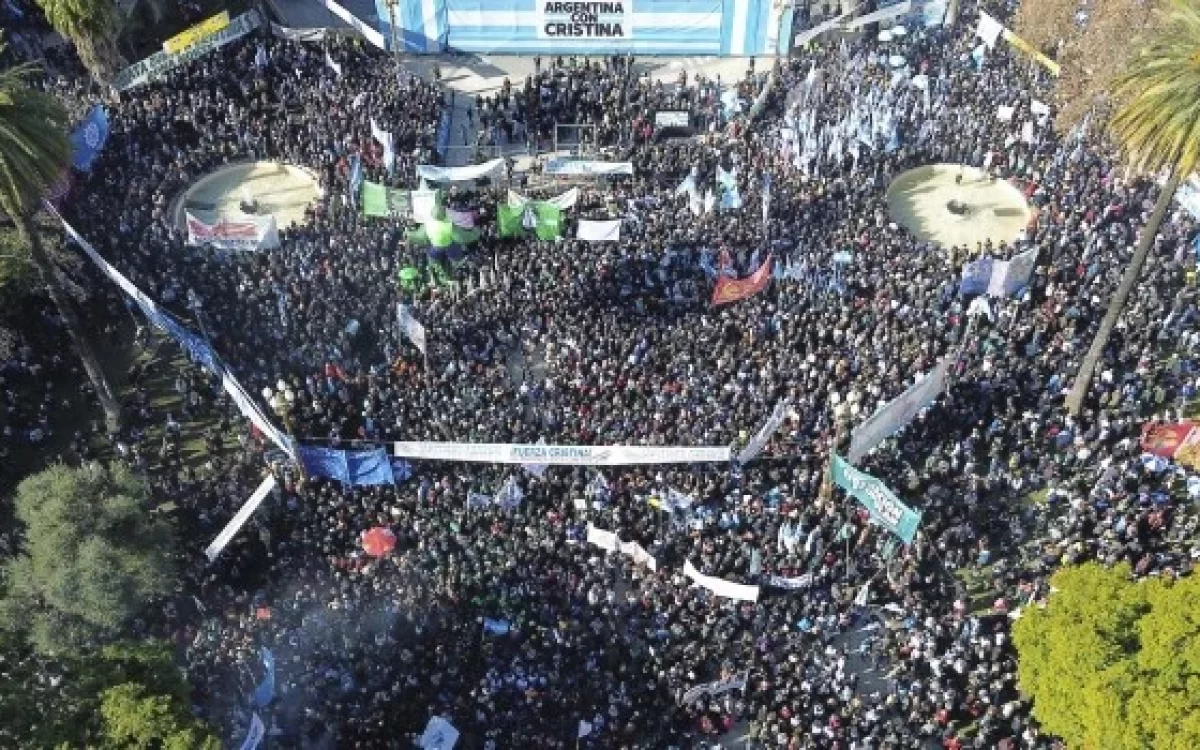 El Gobierno libertario minimizó la marcha en defensa de Cristina: “una cancha de Huracán”