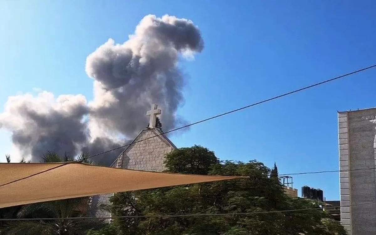 Israel atacó la única iglesia católica de Gaza y hay un cura argentino herido
