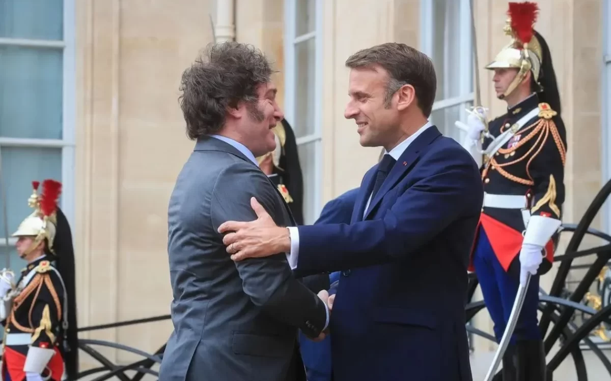 Milei se juntó con Macron en París