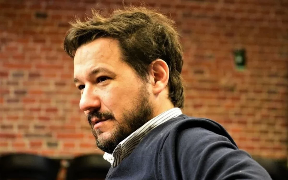Escándalo por los audios: un periodista uruguayo desafía a la Justicia argentina y promete emitirlos