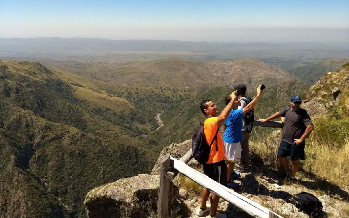 Se movilizaron 1,4 millones de turistas en este finde largo