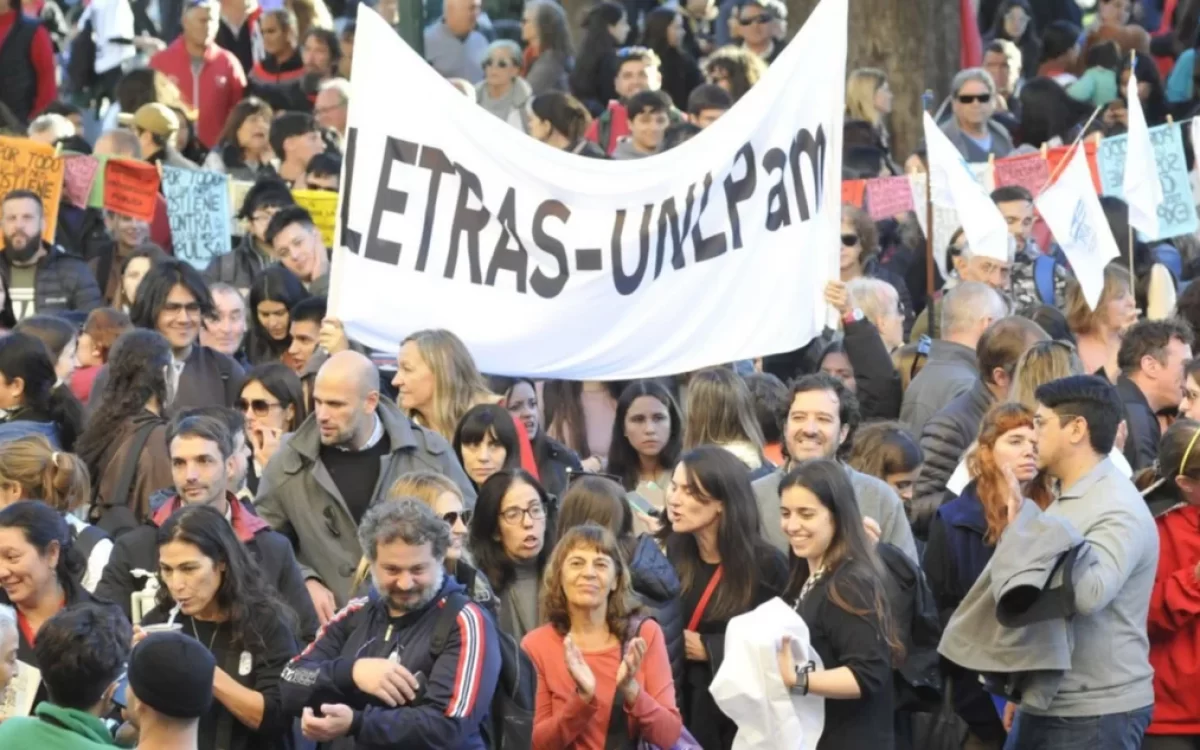 Marcha Federal: docentes, no docentes y estudiantes se movilizan hoy en «defensa» de la universidad pública