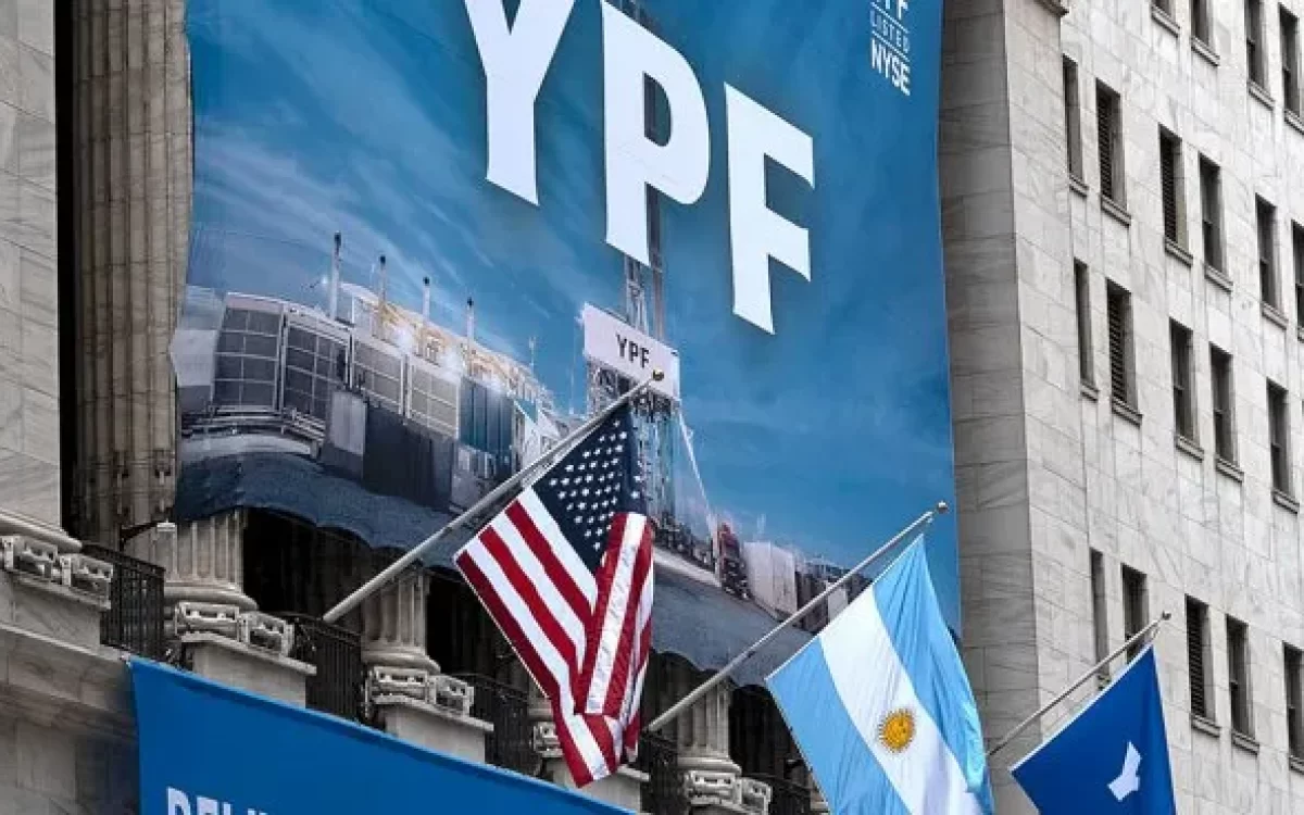 Juicio YPF: Argentina obtuvo otra prórroga y por ahora no entregará el 51% de acciones de la petrolera