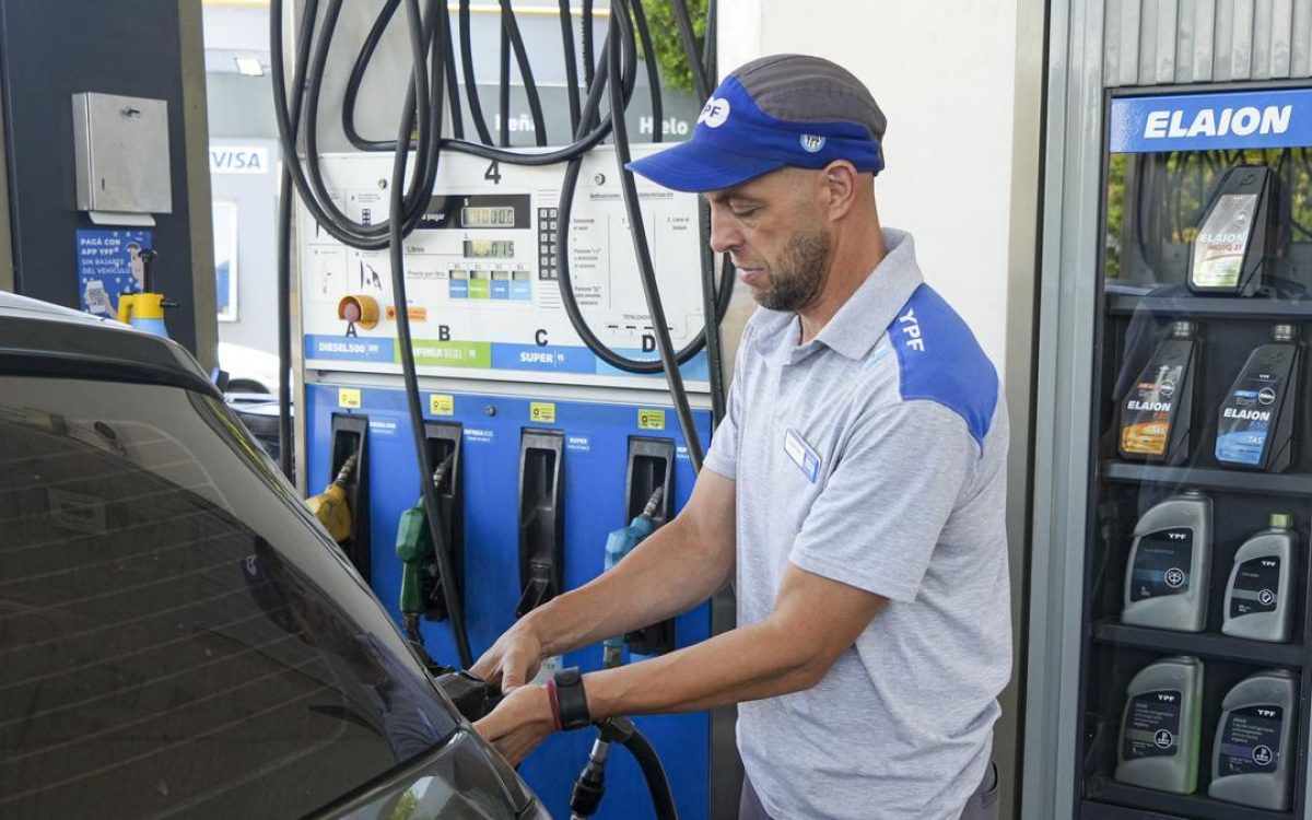 Cachetazo al bolsillo:  suben la nafta y el gasoil hasta un 4% desde este viernes