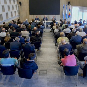 Ziliotto se juntó con todos los intendentes y les pidió “Planificar con prudencia”